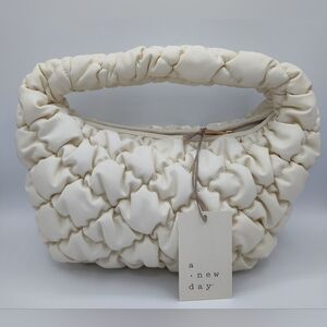 A New Day Winter White Scrunch Bag Holiday Party Puffer Shoulder Purse NWT